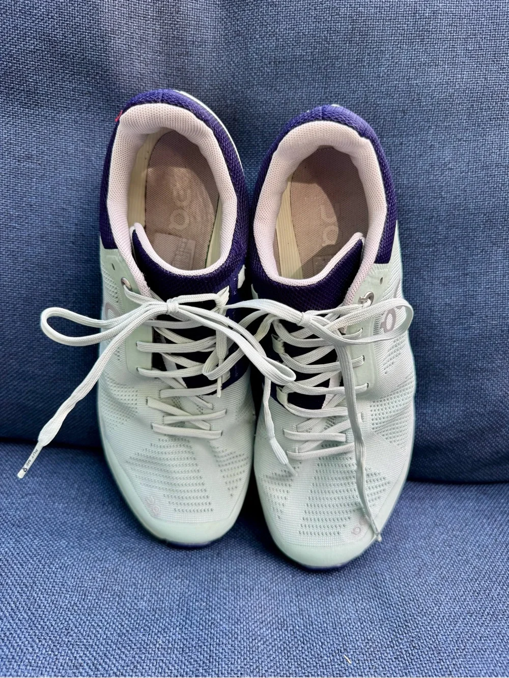 On Running Cloudsurfer Women’s Size 10 — Glacier/Indigo - Picture 2 of 10